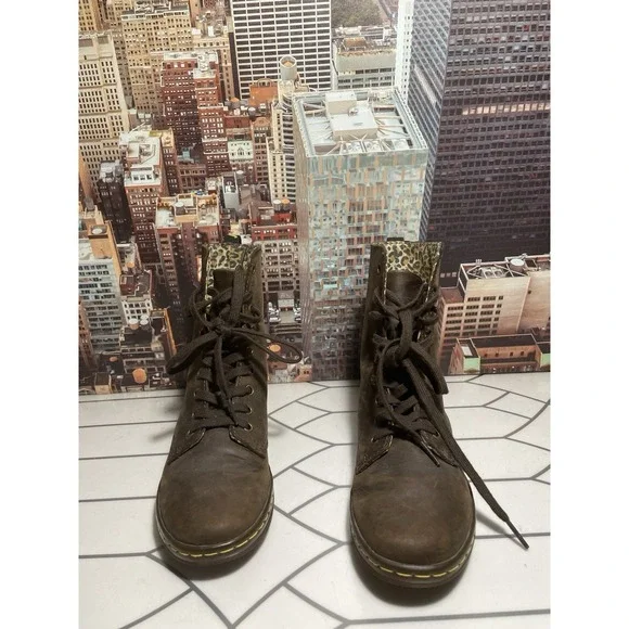 Dr Martens Stratford Women's Fold Down Boot Brown Leopard bootie size 6 - Picture 3 of 9